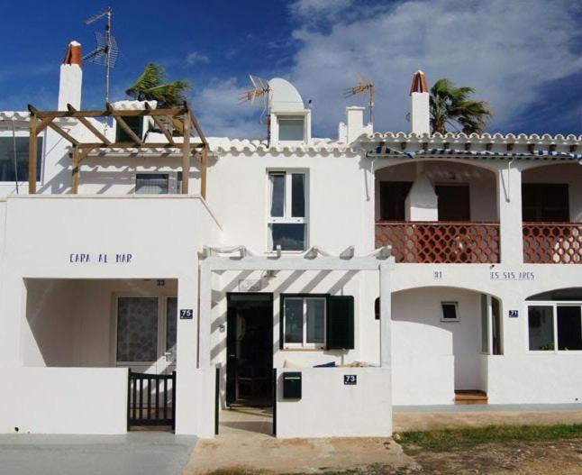 Charming fisherman's house in front of the sea