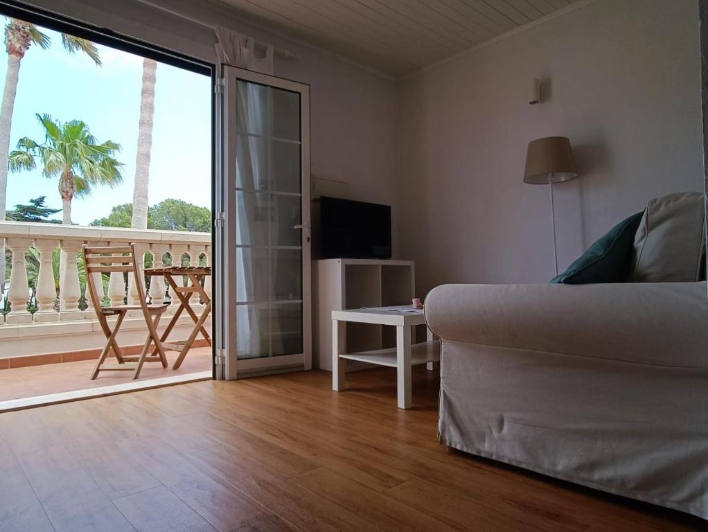 Bon Repos - B10, Apartamento con Terraza en Cala'n Bosch Bon Repos - B10, Apartamento con Terraza en Cala'n Bosch
