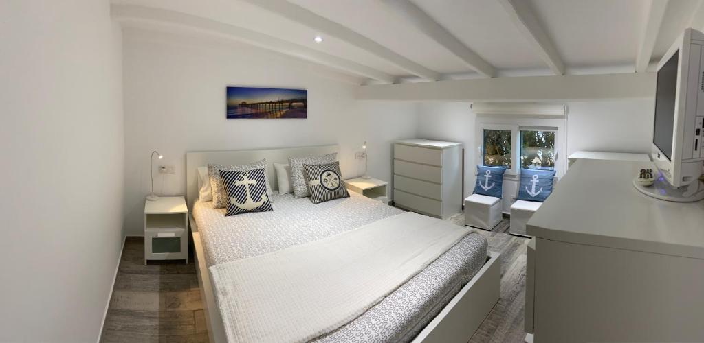 Luxury oceanfront villa in an idyllic location no1 Luxury oceanfront villa in an idyllic location no1