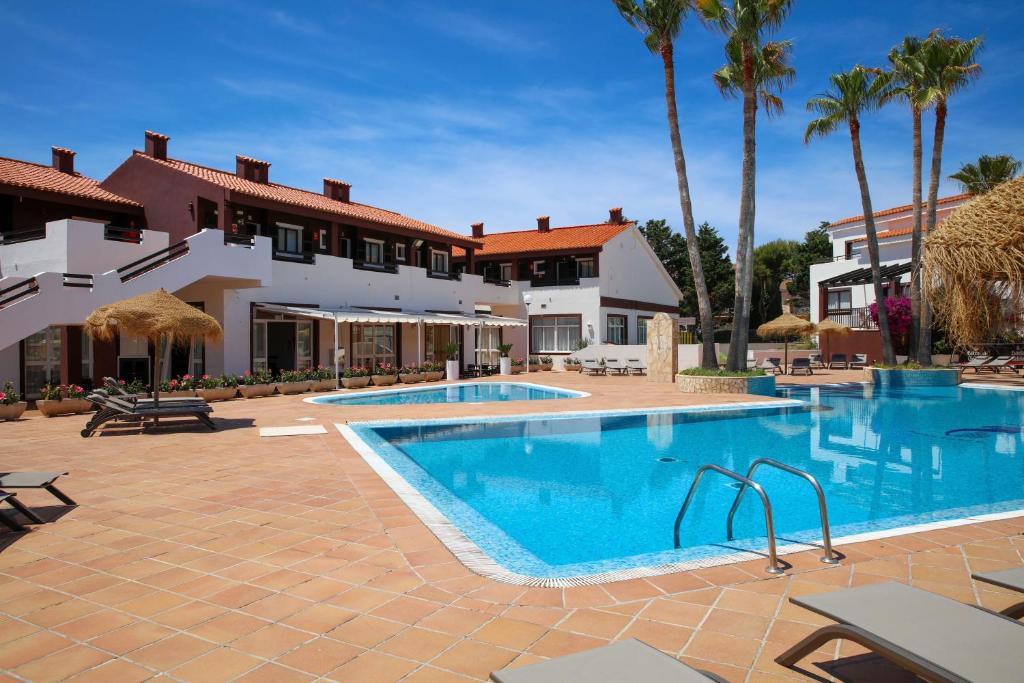 Nuramar Aparthotel