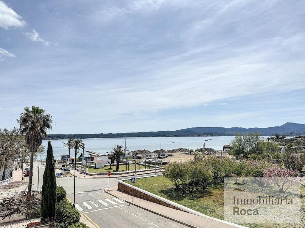 Adosado con piscina y vistas al mar Adosado con piscina y vistas al mar