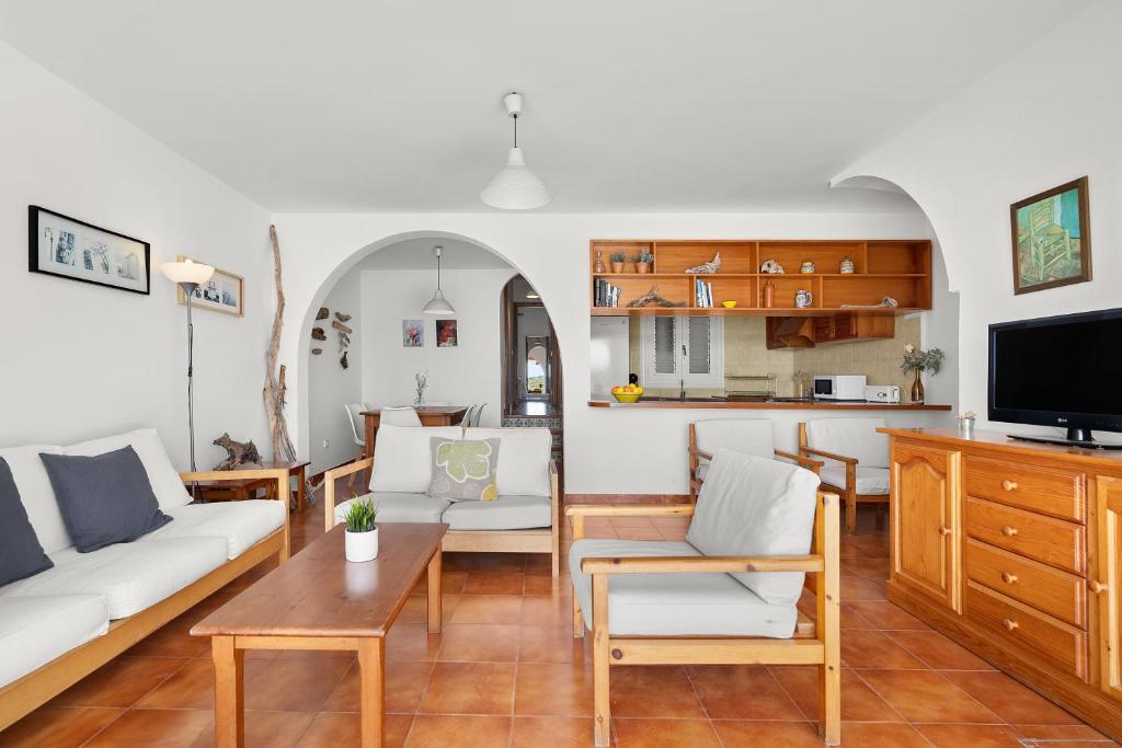 Tramontana Apartment 99BJ