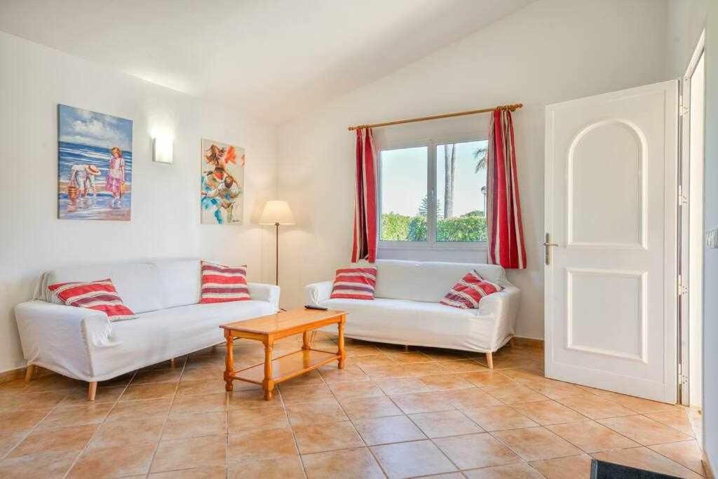 Linardo1 Villa con piscina y aire acondicionado Linardo1 Villa con piscina y aire acondicionado