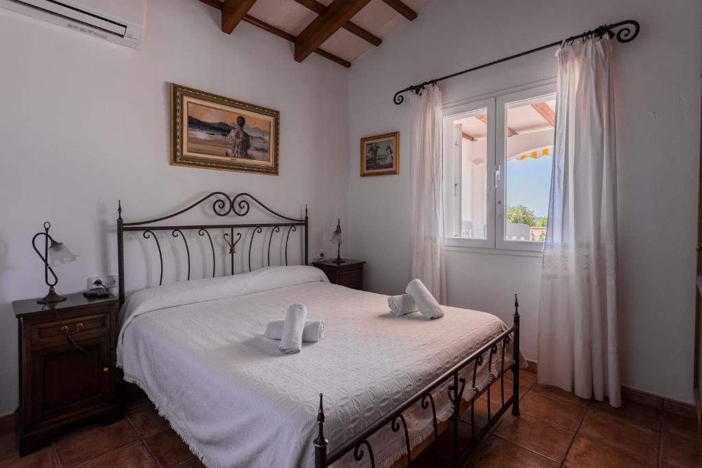 Villa S'illot 105 By MENORCARENTALS